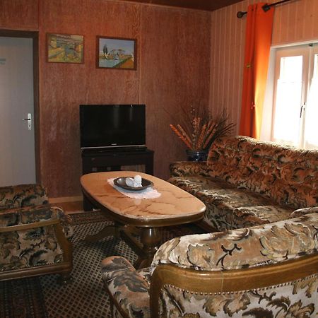 B&B Cafe De La Poste Agettes Екстериор снимка